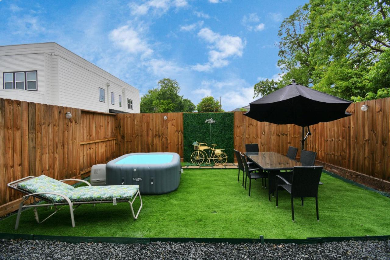 Blissful Getaway Home With Hot Tub & Backyard Near Downtown Houston Exterior foto